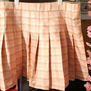 Pink pleated skirt